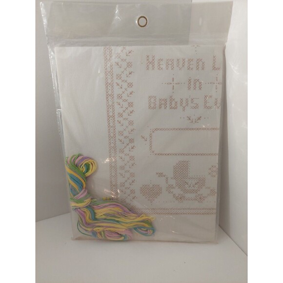 Current Hearts N Flowers Cross Stitch Kit 7154-9 Baby Birth 11" x 14" 1983 VTG - Picture 7 of 9